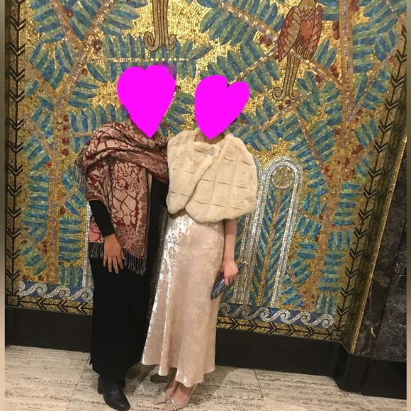 Tan Faux Fur Cape with Brooch - Picture 4 of 4